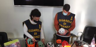 Contraffazione, GdF sequestra oltre 100.000 articoli a tema Halloween.
