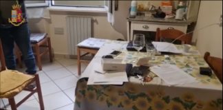 Documenti falsi per avere reddito di cittadinanza, operazione della polizia.