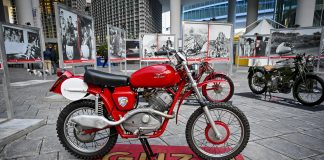 I 100 anni dell’Aquila, inaugurata la mostra su Moto Guzzi a Piazza Città di Lombardia, aperta fino a venerdì 12.