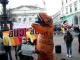 Prima alla Scala, protesta dei sindacati di base.