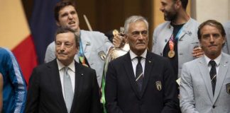 Calcio, incontro Draghi-Gravina, “invito” a giocare a porte chiuse o a sospendere.