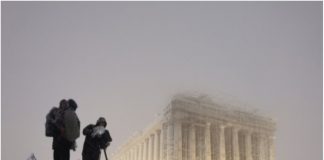 Maltempo in Grecia: Il governo di K. Mistotakis non ha fatto nulla. Molti cittadini ad Atene erano rimasti intrappolati nelle loro auto.