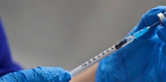 Vaccino, over 50 si rifiuta di firmare la manleva per lo Stato, medici si rifiutano di vaccinarla, denuncia del Codacons.