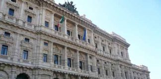 Caro bollette e carburanti, Procura di Roma apre fascicolo. Cingolani: colossale truffa.