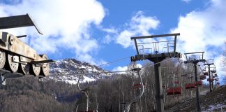 Nevediversa: dossier e documentario sul turismo montano invernale tra impianti dismessi, degrado, progetti impattanti, ma anche storie di rilancio sostenibile.