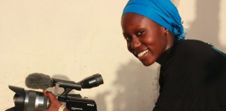 Senegal, sviluppo e migrazione: donne e giovani promotori dello sviluppo locale e della migrazione consapevole. ACRA sostiene 27 microimprese e promuove 1700 percorsi formativi in Senegal nell’ambito del progetto Ripartire dai giovani.