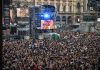 Radio Italia Live, in 50.000 in Piazza Duomo, grande successo ma non mancano le polemiche: lasciati senza acqua per ore.