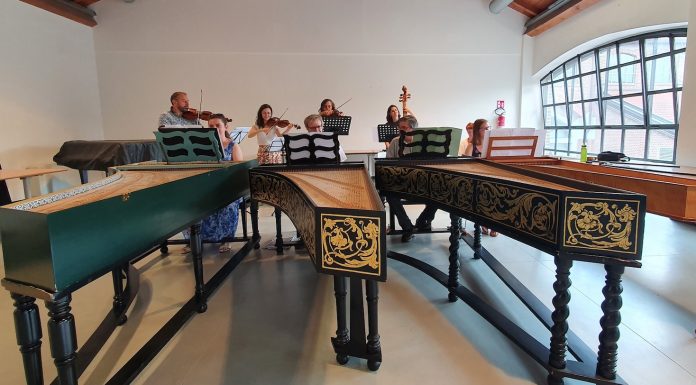 Bach a più cembali a cura de La Risonanza sabato 28 alla Fabbrica del Vapore.