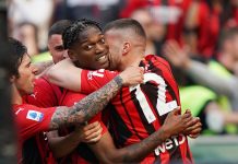 Maignan salva, Leao segna, il Milan supera la Fiorentina e si mantiene in testa.