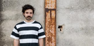 Sempre con te tranne con te ancora io e te troppo perché solo io e te segna l’esordio musicale di Leonardo Fontanot.