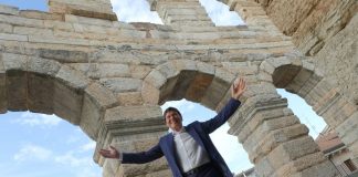 Il Canto degli Italiani, Gianni Morandi canta l’Inno Nazionale all’Arena di Verona.