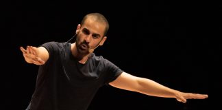 A te e famiglia, Angelo Campolo inaugura il FringeMi Festival lunedì 13 all’Anfiteatro di via Russo.