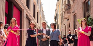 Una passerella fiorita in via della Spiga per omaggiare la Settimana della Moda con l’infiorata di Semina da venerdì 1 a domenica 3.