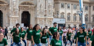 Rigenerazione positiva, il flash mob in Piazza Duomo con Levissima.
