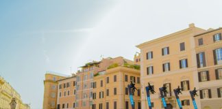 Arriva il “parcheggio incentivato”: Helbiz premia chi posteggia il monopattino nelle zone suggerite.