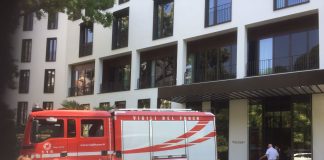 Incendio in appartamento, donna morta carbonizzata in via Savona.