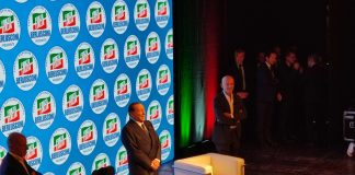 Berlusconi, chiusa campagna elettorale al Teatro Manzoni.