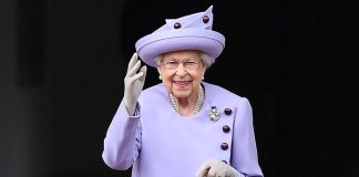 E’ morta la Regina Elisabetta II d’Inghilterra, aveva 96 anni, Carlo nuovo Re.