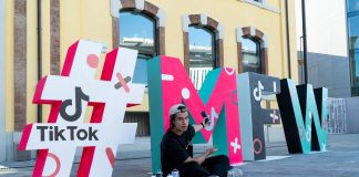 Milano Fashion Week 2022: la moda torna a sfilare su TikTok.