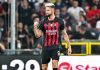 Il Milan in 10 espugna Marassi, Leao espulso salterà il big match con il Napoli.