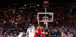 L’Olimpia viene fuori nel quarto quarto e supera Brescia nel derby.