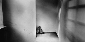 Everyday Shoes, la fotografia entra in carcere, presentazione del libro in Triennale.