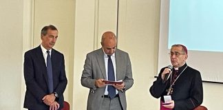Opera Cardinal Ferrari: il sindaco Giuseppe Sala e l’Arcivescovo Delpini alla cerimonia di consegna delle Medaglie del Centenario.