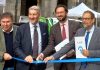 Ambiente, la nuova mobilità elettrica in mostra tra piazza Duomo e Cordusio. Oggi l’inaugurazione di e_mob col taglio del nastro, lunedì 3 e martedì 4 conferenze e workshop a Palazzo Giureconsulti.