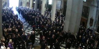 I funerali di Stado per Roberto Maroni a Varese, il messaggio di Monsignor Delpini.