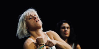 Svelarsi, Silvia Gallerano al Teatro Carcano lunedì 14.