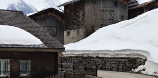 Come scegliere coperture metalliche resistenti al peso della neve