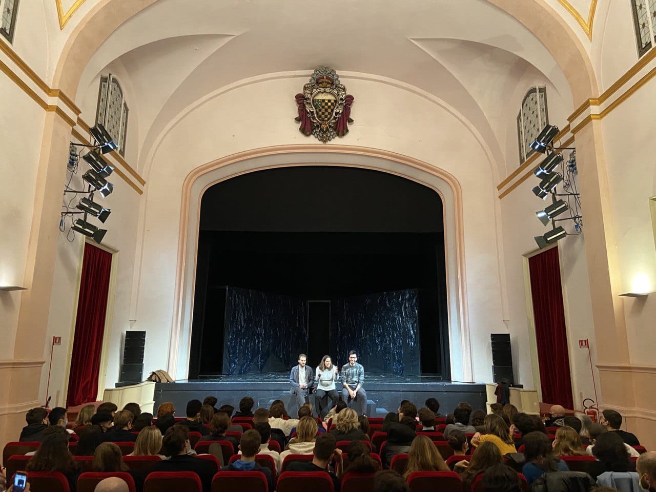 Per scegliere uno spettacolo teatrale bisogna essere un po’ visionari