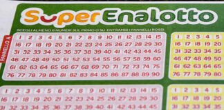 Superenalotto, centrato il jackpot da 371 milioni, la schedina vincente è un sistema diviso in 90 quote da 5€, ognuno ha vinto 4 milioni.