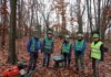 I Volontari del Bosco Far che si prendono cura del Castellazzo di Villa Arconati.