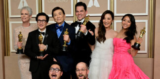 Oscar, sette statuette per Everything Everywhere All at Once, è record.