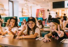 Hard Rock Cafe® Milan presenta School of Rock.