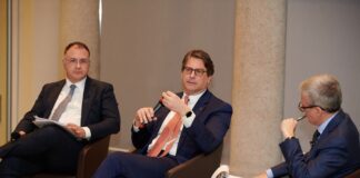 Intesa Sanpaolo: 76 miliardi di euro per la transizione energetica con Motore Italia.