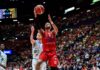 L’Olimpia batte Sassari e termina la regular season al primo posto. Pesaro prima avversaria nei playoff.
