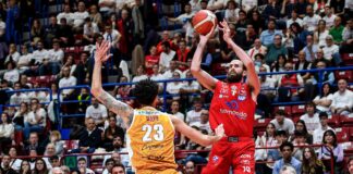 Playoff, Olimpia vince gara 1 contro Pesaro, ma è già tempo di gara 2.