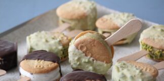 Dall’unione di gelato e biscotti artigianali nascono i mini stecchi di Gelateria Marghera.