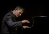 “Parole al vento”: la lezione-concerto del pianista e compositore jazz Michele Fazio mercoledì 10 a Settimo Milanese