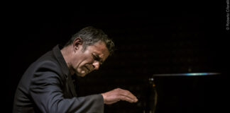 “Parole al vento”: la lezione-concerto del pianista e compositore jazz Michele Fazio mercoledì 10 a Settimo Milanese