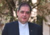 Monsignor Bruno Marinoni alla guida della Sacra Famiglia.