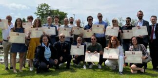 Assaggiatori di vino, la consegna dei diplomi di Onav.