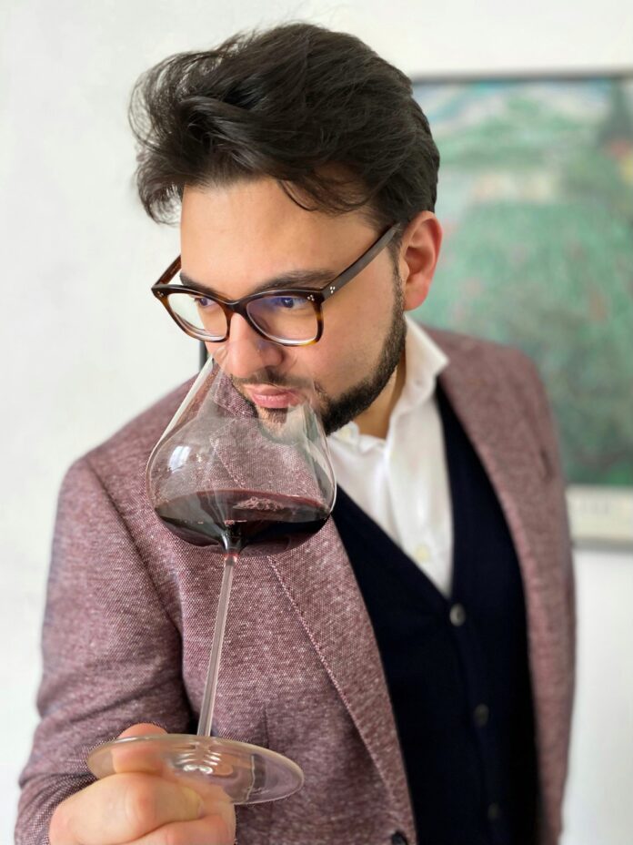 Leonardo Bernasconi DipWSET, Head of Wine di eWibe