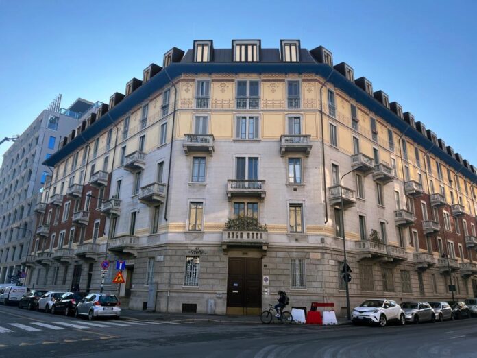 Immobile_ via Costanza 12-19 via Gessi 8