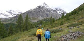 Flash mob di Legambiente alle pendici del ghiacciaio Dosdè in Alta Valtellina