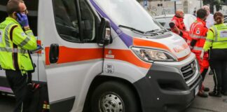 Travolta da auto mentre scende da bus, morta 15enne
