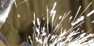 Istat, produzione industriale in calo, Urso: dato preoccupante