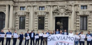 Atm, presidio dei lavoratori: condizioni difficili, futuro a rischio, presente anche FdI